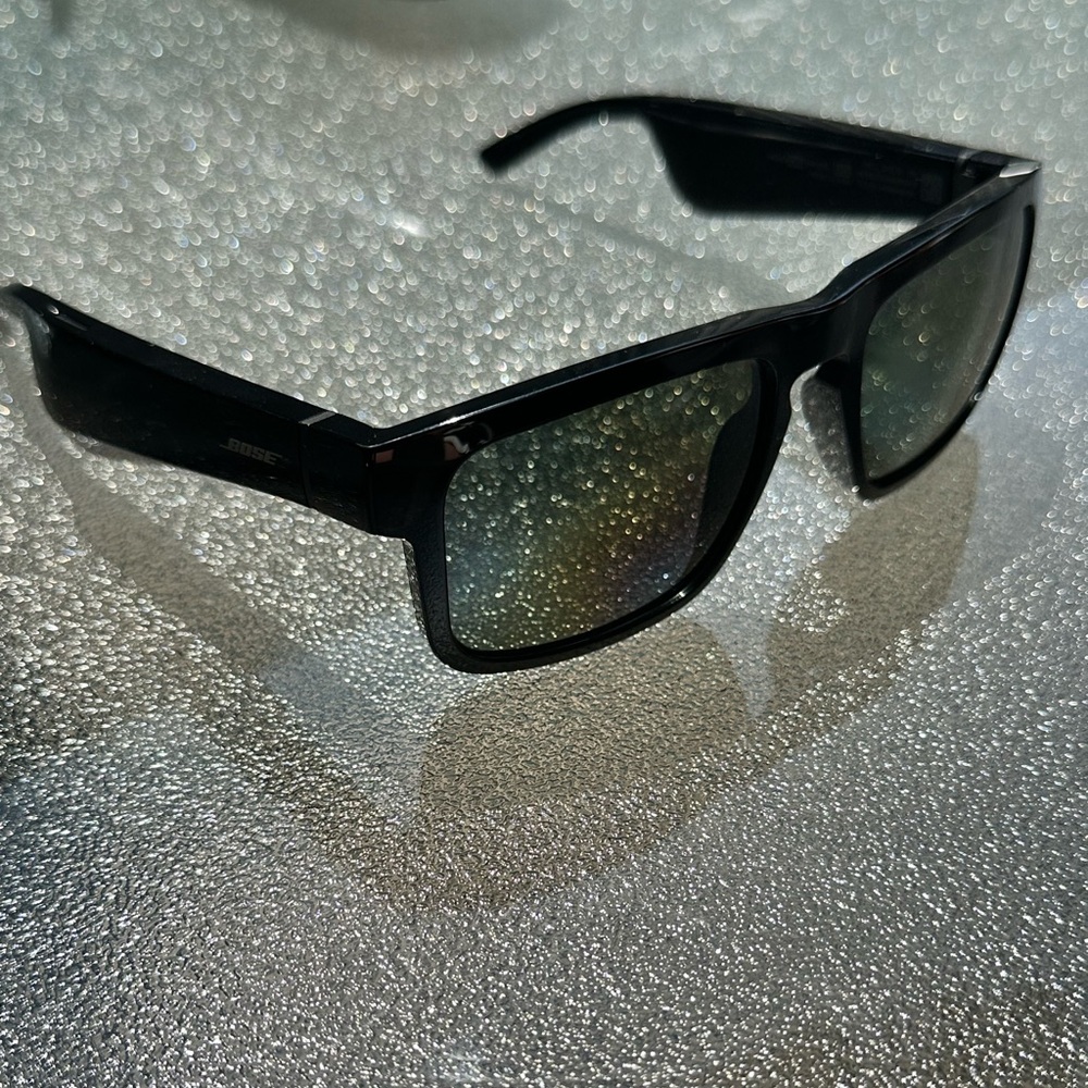 Never used blue tooth bose sunglasses
